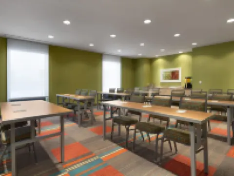 ホーム 2 スイーツ バイ ヒルトン シャンペーン / アーバナ シャンペーンのホテル