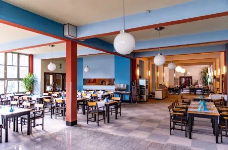 Haus des Volkes - Das Bauhaushotel