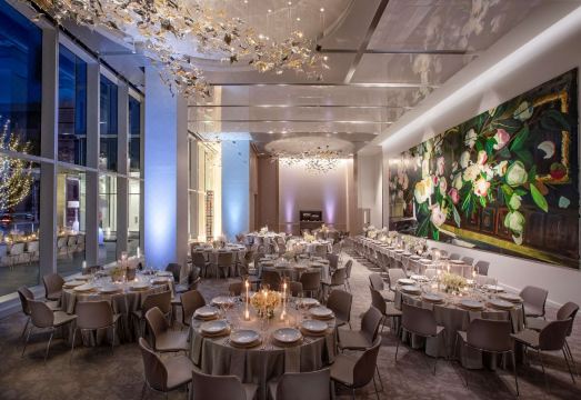 홀 아츠 호텔 댈러스, 큐리오 컬렉션 바이 힐튼