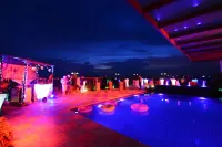 Hotel Parami - Pools