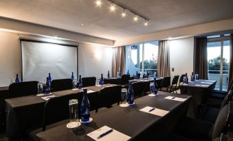 Dolphin Beach Hotel Self Catering Apartments