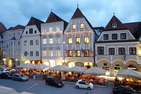 Stadthotel Styria Отели в г. Штайр