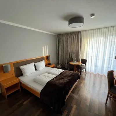 Hotel Prinz Отели рядом с достопримечательностью «Стадион «Грюнвальдер»»
