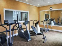 Greenville Inn and Suites Hotels near Catlin Park