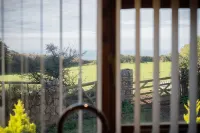 Fferm-Llong - Ship Farm 2 Bed- Rhossili Hotels in Rhossili