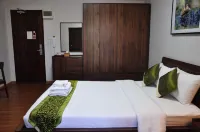 The Bedrooms Maeklong Service Apartment