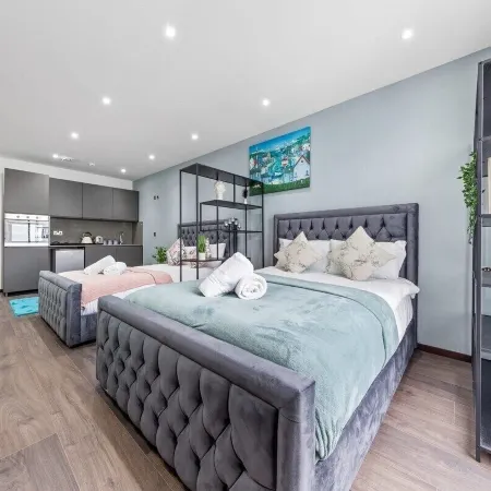 Stylish Studio Apt by Stay Smart Short Lets & Serviced Accommodation Woodstock with Free WiFi Отели рядом с достопримечательностью «Уэмбли»