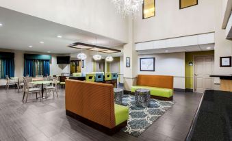 La Quinta Inn & Suites by Wyndham Pasadena