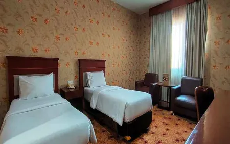 Grand Tabi Hotel Jayapura Отели в г. Entrop