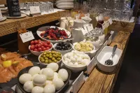 M de Megève - servizio colazione