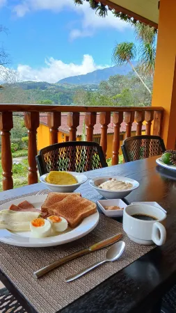 El Santuario Ecolodge Отели в г. Лос Наранхос