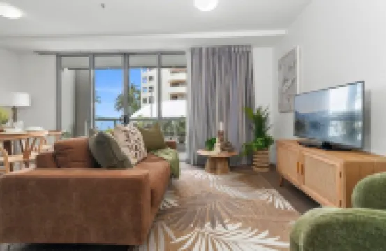 Lux Retreat at Harbour Light Cairns I Sauna I Pool & Prime Location