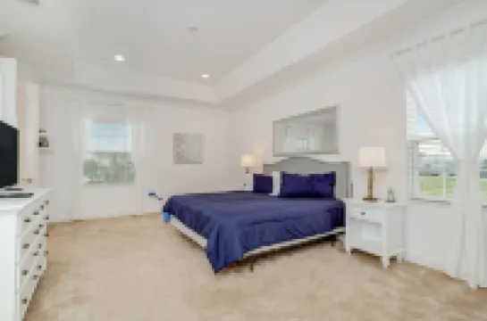 Beautiful Home Near Disney with Private Pool! 5 Bedroom Villa by Redawning Hotels in 