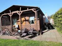 Cozy Cottages for 4 People, 600m From the Lake, Kolczewo