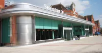 Festival Place Modern Town Center Apt - 3-Star