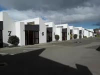 Sundowner Motel Hotels in 