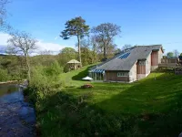 Black Burn Lodge - Homestays