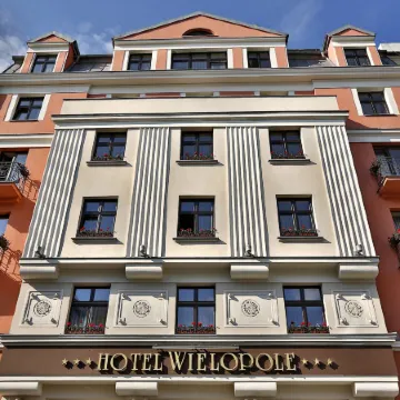 Hotel Wielopole Отели рядом с достопримечательностью «Базилика Святой Троицы»