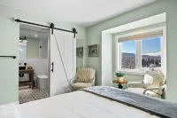 River Retreat Kananaskis Hotels in Foothills County