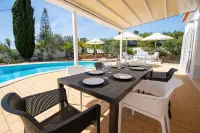 Pomba beautifully renovated with heated pool!