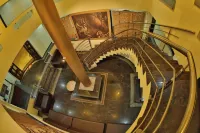 Hotel Priso فنادق في Manjakuppam