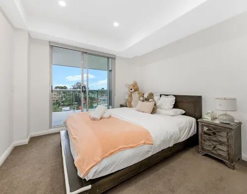 KozyGuru / Blacktown / 3 Bedroom APT / NBL005