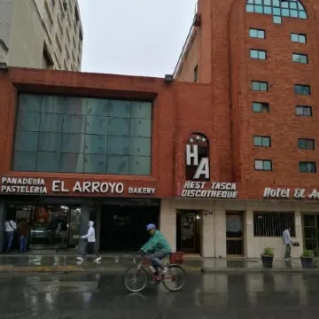 Hotel El Arroyo Отели рядом с достопримечательностью «Капитолий»