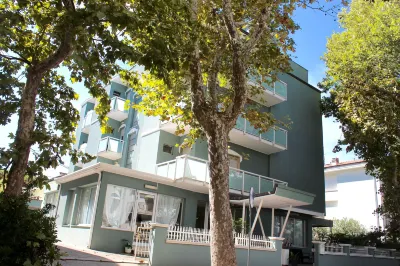 Hotel King Hotels near Bagno Luca