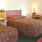 Knights Inn Center Valley - Motels