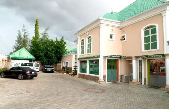 比斯蜂巢套房酒店