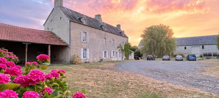 Ferme fortifiee D Enguenard Hotels in Basse-Normandie