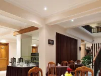 بيت الضيافة كيرتانيغارا بريميوم Hotels near Perpustakaan kota Malang