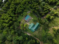 Simpson's Forest Hotel Các khách sạn gần Sri Sudharshana