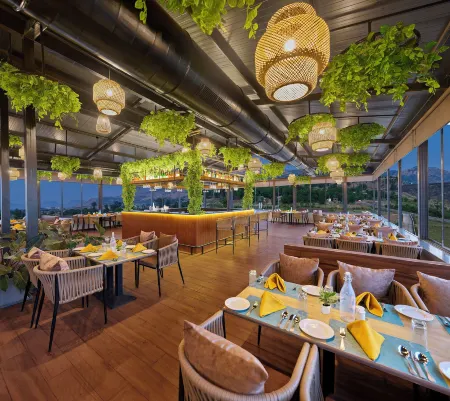 Breeze By Patron Hotels Отели в г. Нандгаонсадо