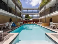 Super 8 by Wyndham New Orleans Hotels near Rome Park