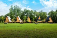 Finger Lakes Treehouse Hotels in Sodus Point