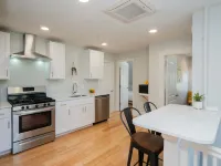 Charming Hillside Retreat - Walk to Brown University Hoteles en Providence
