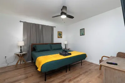 216E-A Hotels near Red Top Mountain State Park