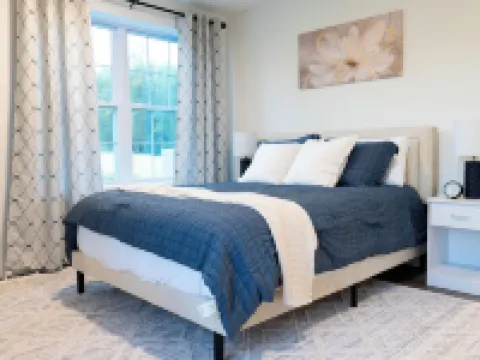 Spacious 5-bedroom house with WiFi, AC in welcoming Paradise 斯特拉斯堡酒店