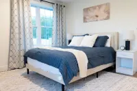 Spacious 5-bedroom house with WiFi, AC in welcoming Paradise