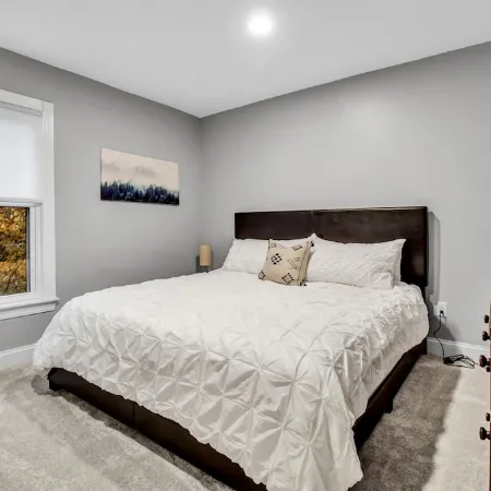 Fully renovated house in a highly walkable neighborhood; close to all!