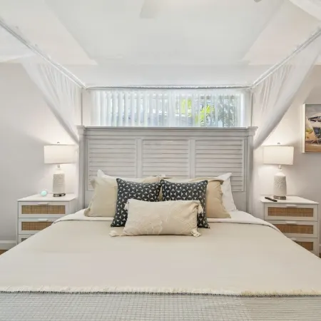 Stunning 3 BR Oasis with Waterfall Grotto by white sands of Clearwater Beach