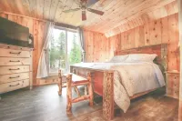 Overlook Lodge - Hot Tub, Fireplace & Private Creek. Family-Friendly!