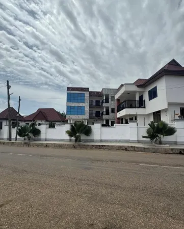 Baffour Apartments Отели рядом с достопримечательностью «Patasi Market»