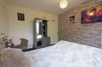 Stylish Five Star Rated Apartment