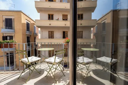 Joys Bnb Ortigia Отели рядом с достопримечательностью «Piccolo Teatro dei Pupi»