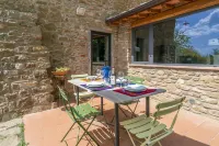 La Casa Nel Bosco d'Arte- Greve in Chianti, Holiday House with Private Garden