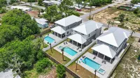 Totally Beachin Family Beach House by Panhandle Getaways Các khách sạn ở Sunnyside