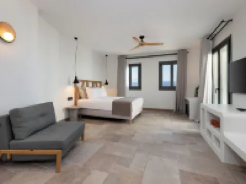 Klostra Hotels in Finikia