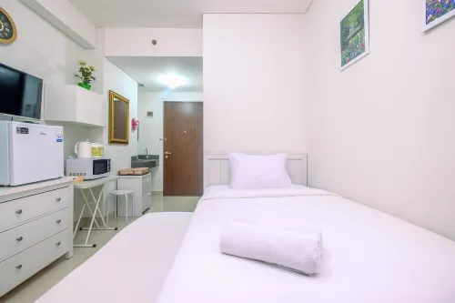 Minimalist and Cozy Studio (No Kitchen) Transpark Cibubur Apartment - 2-Star